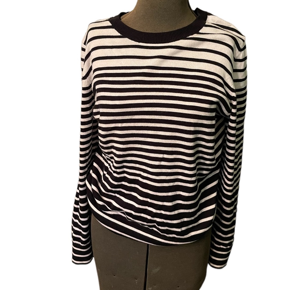 Banana Republic Crew Neck White With Black Stripes Sweater, fits like M/L